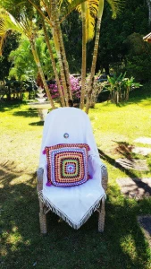 Capa de Almofada Neon em Crochê Brilha no Escuro (gg) - Artesanato e Personalizados