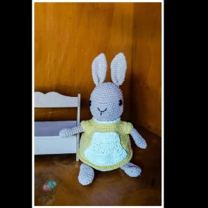 mamãe coelha popsom amigurumi - Artesanato e Personalizados