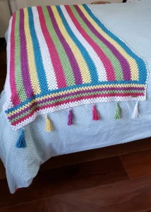 Kit Capas de Almofadas e Manta / Peseira em Crochê - Artesanato e Personalizados