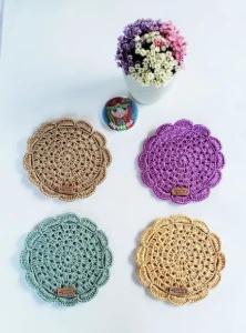 Kit Colorido de Porta Copos em Crochê (04 Peças) - Artesanato e Personalizados