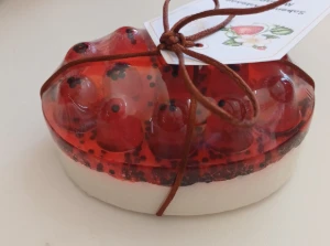 Sabonete Artesanal Morango 120g - Extrato de Pepino e Mel - Artesanato e Personalizados