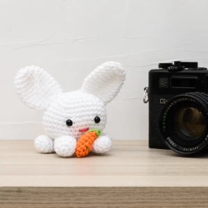 Coelho Branco Cenoura Amigurumi - Artesanato e Personalizados