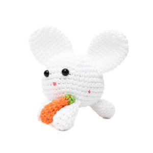Coelho Branco Cenoura Amigurumi - Artesanato e Personalizados