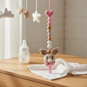 Prendedor Chupeta Coelhinho Amigurumi Artesanal Bebê Prático - Artesanato e Personalizados