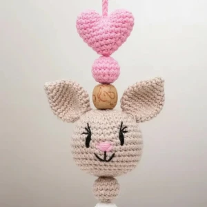 Prendedor Chupeta Coelhinho Amigurumi Artesanal Bebê Prático - Artesanato e Personalizados