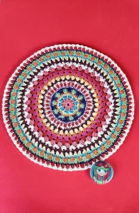 Mandala Decorativa em Crochê - Artesanato e Personalizados