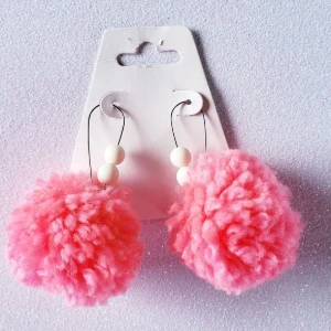 Brinco Pompom Neon - Artesanato e Personalizados