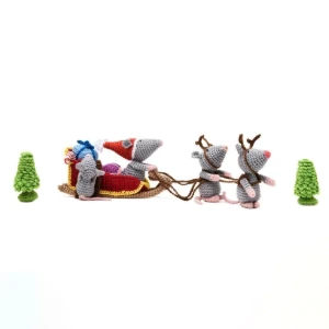 Trenó de Natal com ratinhos em amigurumi - Artesanato e Personalizados