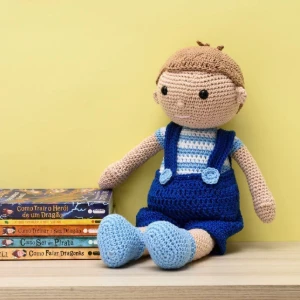 Boneco Alex em amigurumi - Artesanato e Personalizados
