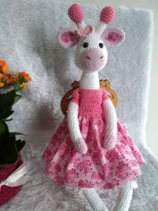 Amigurumi Girafa Menina - Artesanato e Personalizados
