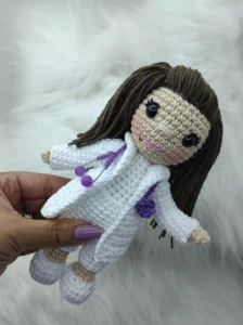 Mini boneca profissão - Médica - Artesanato e Personalizados