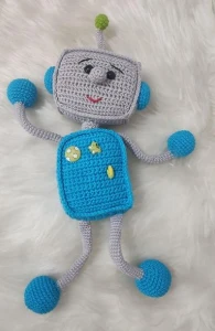 Amigurumi Robô em Crochê - Artesanato e Personalizados