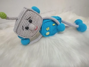 Amigurumi Robô em Crochê - Artesanato e Personalizados