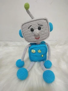 Amigurumi Robô em Crochê - Artesanato e Personalizados