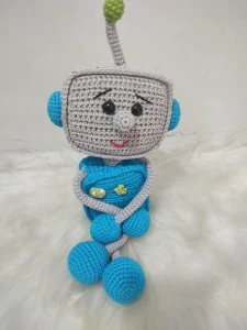 Amigurumi Robô em Crochê - Artesanato e Personalizados