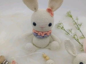 Kit Baby , Coelhinho + Prendedor + Chocalho - Artesanato e Personalizados
