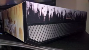 Xbox One com Skin do Dying Light - Usado - Na Caixa