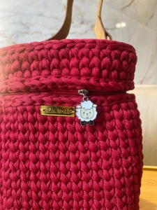 Frasqueira Toilet Bag Vermelha em Crochê - Artesanato e Personalizados