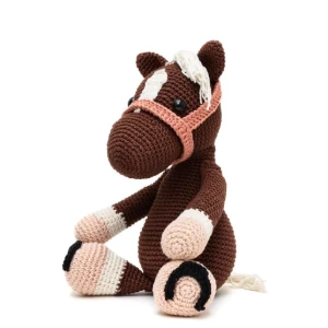 Cavalo tordilho marrom em amigurumi - Artesanato e Personalizados