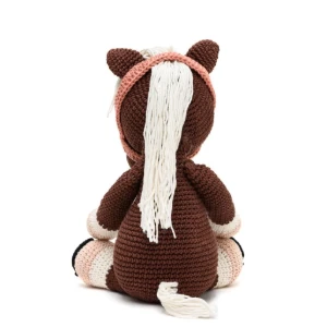 Cavalo tordilho marrom em amigurumi - Artesanato e Personalizados