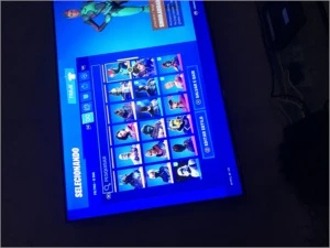 Conta fortnite season 5 capítulo 1 com glow e batman
