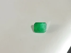Esmeralda natural ótima com 1,80 cts - Artesanato e Personalizados