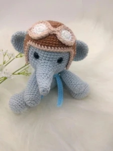 Mini Elefante Amigurumi - Artesanato e Personalizados