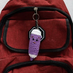 Chaveiro lápis de cor — Cor Sortida - Artesanato e Personalizados