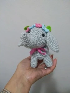 Mini Elefante Amigurumi - Artesanato e Personalizados