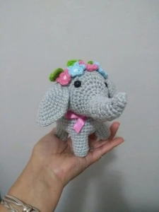 Mini Elefante Amigurumi - Artesanato e Personalizados