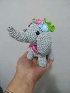 Mini Elefante Amigurumi - Artesanato e Personalizados