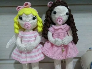 Boneca Angelis com Cachinhos - Artesanato e Personalizados