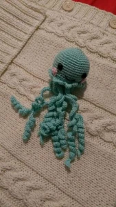 Amigurumi Pequenos e Fofinhos Água Viva - Artesanato e Personalizados