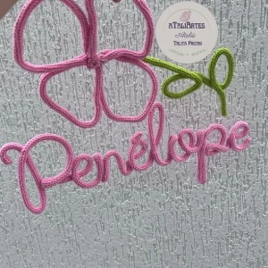 Porta Maternidade Flor Peônia Personalizada em Tricotin - Artesanato e Personalizados