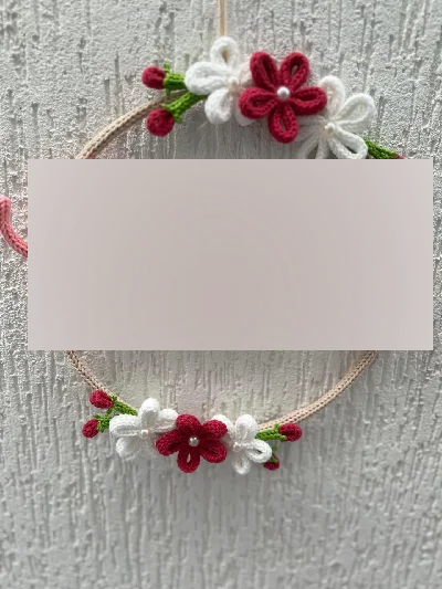 Guirlanda Flores e borboleta jardim em Tricotin - Artesanato e Personalizados