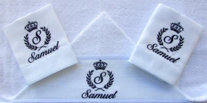 Kit Bebê com Toalha de Capuz e 3 Fraldas - Artesanato e Personalizados