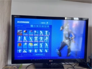 Conta fortnite season 3+, e Salve o mundo que da vbucks