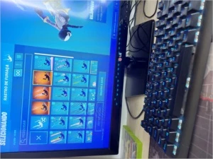 Conta fortnite season 3+, e Salve o mundo que da vbucks