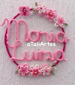 Guirlanda Jardim Personalizada em Tricotin - Artesanato e Personalizados