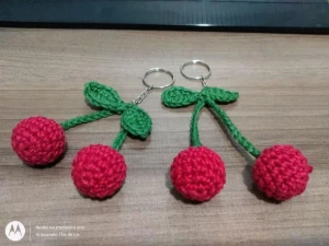 Chaveiro de Frutas em crochê - Artesanato e Personalizados