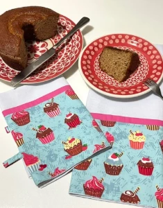 Pano de Prato Artesanal barrado Cupcakes - Artesanato e Personalizados