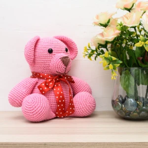 Urso Rosa Laço Vermelho Amigurumi - Artesanato e Personalizados