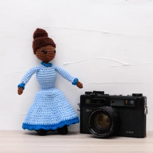 Boneca Prendinha em Amigurumi - Artesanato e Personalizados