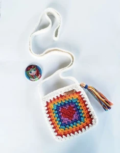 Bolsa Hippie Coração em Crochê - Artesanato e Personalizados