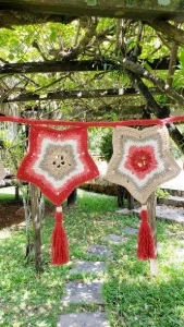 Varal de Estrelas em Crochê - Artesanato e Personalizados