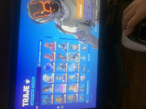 Conta De Fortnite Com 900 Earnigs E 210 Skins