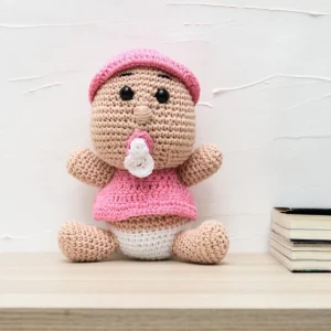 Bebê de chupeta em amigurumi - Artesanato e Personalizados