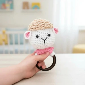 Chocalho Ovelha Branca Amigurumi - Artesanato e Personalizados