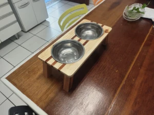 Comedouro duplo elevado