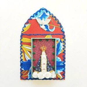 Capelinha de Chita Bordada "N. S. Aparecida" - Artesanato e Personalizados